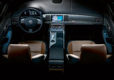 2010 Jaguar XF-R