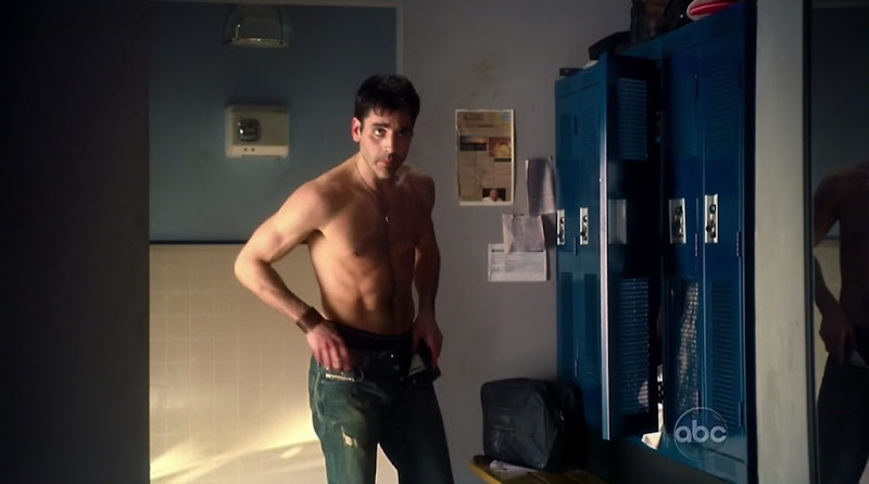 Ben Bass Shirtless on Rookie Blue s1e01