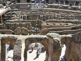 By E.V.Pita,  Rome: Colosseum, arena and hypogeum of Flavium Amphitheatre / Por E.V.Pita Coliseo de Roma: arena de gladiadores e hipogeo