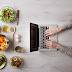 How Food Blogging and Online Delivery Are Reshaping Our Eating Habits