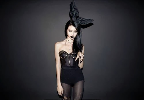 Fetish Inspirations : Black Gothic Bunny