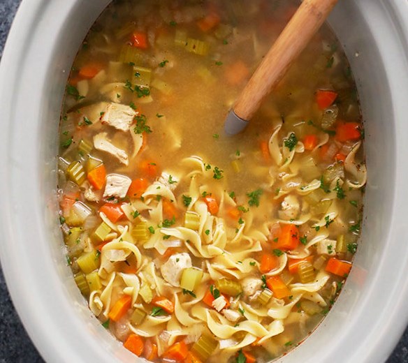 SLOW COOKER CHICKEN NOODLE SOUP #lunch #healthydinner