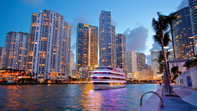 Miami-hotel-view-from-sea