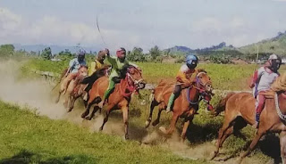 Beberapa Budaya dan Hiburan Masyarakat Dompu Beberapa Budaya dan Hiburan Masyarakat Dompu
