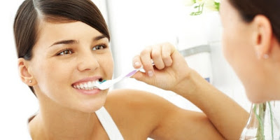 Ternyata Menyikat Gigi Langsung Setelah Makan Malah Berbahaya Loh!