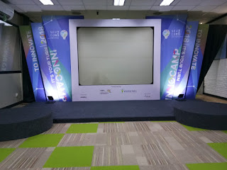 Jasa Backdrop, Ahli Backdrop, Jual Backdrop Jakarta, Pusat Backdrop Jakarta, Pusat Backdrop,Backdrop Pameran, Backdrop acara, Backdrop panggung, Backdrop karakter, Frame Backdrop, Screen, Ligthing, Sound System, Ahli Photoboth, Frame Screen, Panggung Acara dengan berbagai pilihan jenis sesuai kebutuhan. Kami selain bergerak pada  jasa dekorasi Balon, kami juga menyediakan berbagai jenis dekorasi  Backdrop untuk berbagai acara Anda seperti meeting, Rapat, Diskusi, Penandatangan, louncing produk, bincang bincang, rapat tahunan, rapat bulanan, promosi atau acara anda yang lain dapat menggunakan jasa Backdrop kami. Backdrop kami dapat diaplikasikan pada indoor atau outdoor dengan konstruksi yang kokoh sehingga akan lebih aman untuk acara Anda dengan berbagai jenis bentuk dan ukuran sesuai kebutuhan.