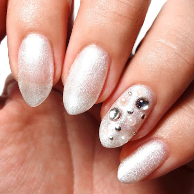 Shimmery Pearl Nails
