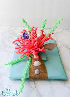 http://tikkido.com/blog/Finding-Dory-Gift-Wrapping-Tutorial