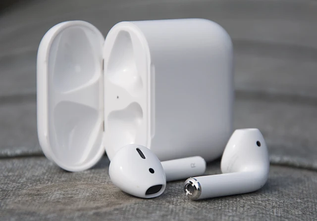 如何修正 AirPods 充電盒電量計算不正確問題