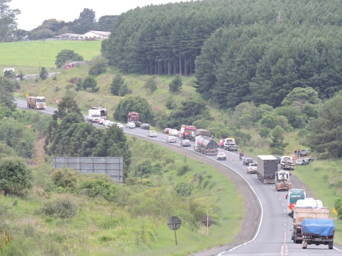 ACIDENTE PRÓXIMO AO TREVO DA ARAUCO EM JAGUARIAÍVA DEIXA MAIS DOIS MORTOS.