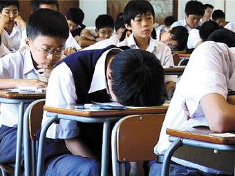 Wow , Tidur Di Kelas Bikin Siswa Makin Cerdas [ www.BlogApaAja.com ]