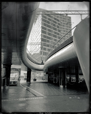 Achter station Den Haag Centraal