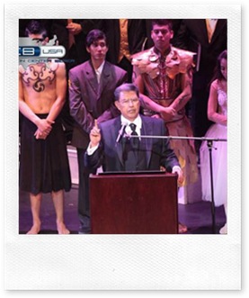 Apóstol de Jesucristo Dr. Samuel Joaquín Flores en el Kodak Teather Hollywood California