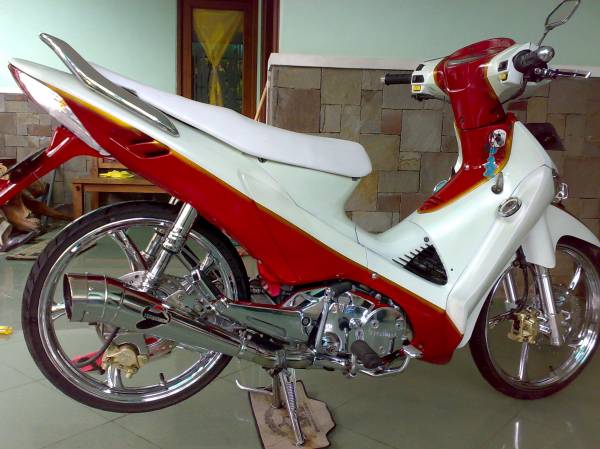 Honda Supra X 125Red White Modified