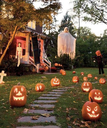 Decorate front yard for Halloween