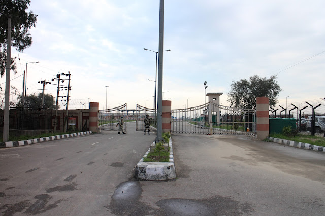 Amritsar, Punjab, India, Travelogue, Wagah Border, Attari Border, India Pakistan Border, Patriotic, BSF, Border Security Force, Pakistan Rangers