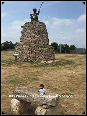 kiki monchhichi avignon severac chateau berger aveyron occitane mouton loup