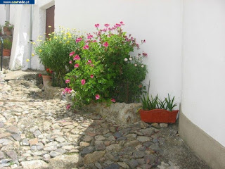 Travessa de São Pedro de Castelo de Vide, Portugal (Crossing)