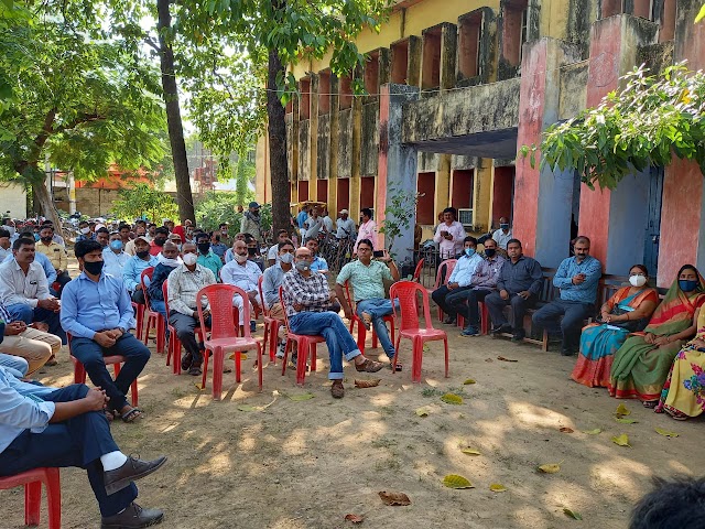 निजीकरण के विरोध में बिजली कर्मचारी आर-पार के मूड में , तीसवें दिन भी प्रदर्शन जारी