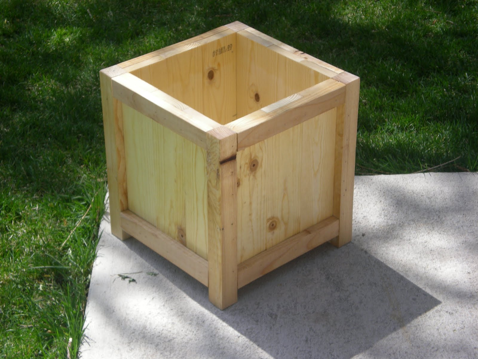 wood pallet planter box plans | woodideas