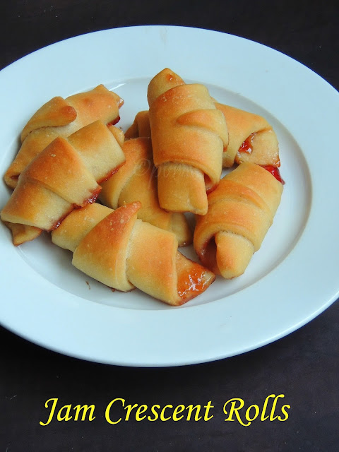 jam crescent rolls,jam stuffed bread rolls