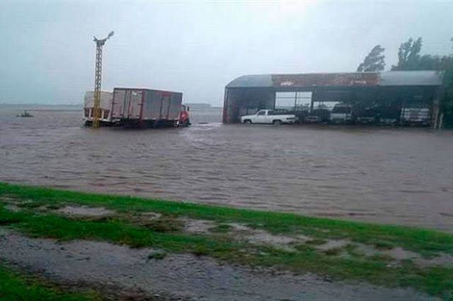 Gobierno convocó a reunión de urgencia por las inundaciones e incendios.  Argentina.