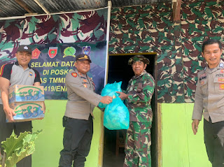 Sinergitas TNI-Polri, Kapolsek Alla Berikan Bantuan Bagi Satgas TMMD Ke 114