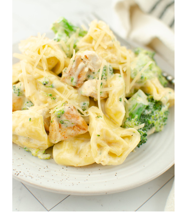 CHEESY CHICKEN BROCCOLI TORTELLINI