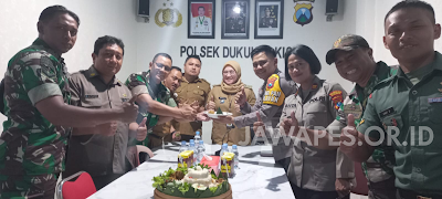 HUT Bhayangkara Ke-77, Kapolsek Dukuh Pakis Mendapat Kunjungan Penuh Makna