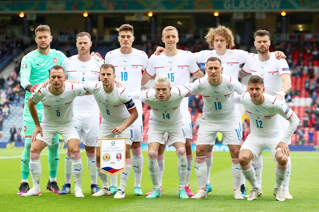 SELECCIÓN DE REPÚBLICA CHECA. Temporada 2020-21. Tomáš Vaclík, Tomáš Kalas, Patrik Schick, Tomáš Souček, Alex Král, Ondřej Čelůstka. Vladimír Coufal, Vladimír Darida, Jakub Jankto, Jan Bořil, Lukáš Masopust. SELECCIÓN DE ESCOCIA 0 SELECCIÓN DE REPÚBLICA CHECA 2. 14/06/2021. Eurocopa 2020, XVI edición, fase de grupos, Grupo D, 1ª jornada. Glasgow, Escocia, Reino Unido, Hampden Park. GOLES: 0-1; 42’, Patrik Schick. 0-2: 51’, Patrik Schick.