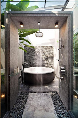 outdoor shower round bathtub