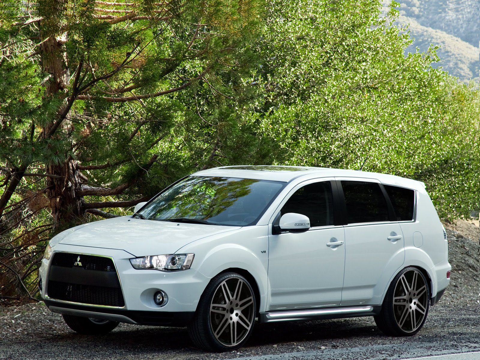 Mitsubishi Outlander GT, insulfilm, rodas novas cromadas e maiores ...