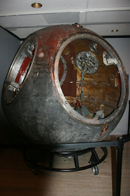 Cápsula del Vostok 1. Yuri Gagarin, 108 minutos de una vida. https://pinceladasdelpasado.blogspot.com