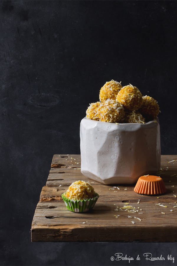 Bolitas de zanahorias, coco y naranja