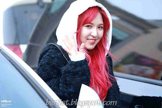Red Velvet Wendy Photos with Red hairstyle