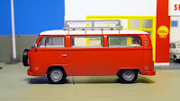 Greenlight Hollywood Field of Dreams 1973 Volkswagen Type 2