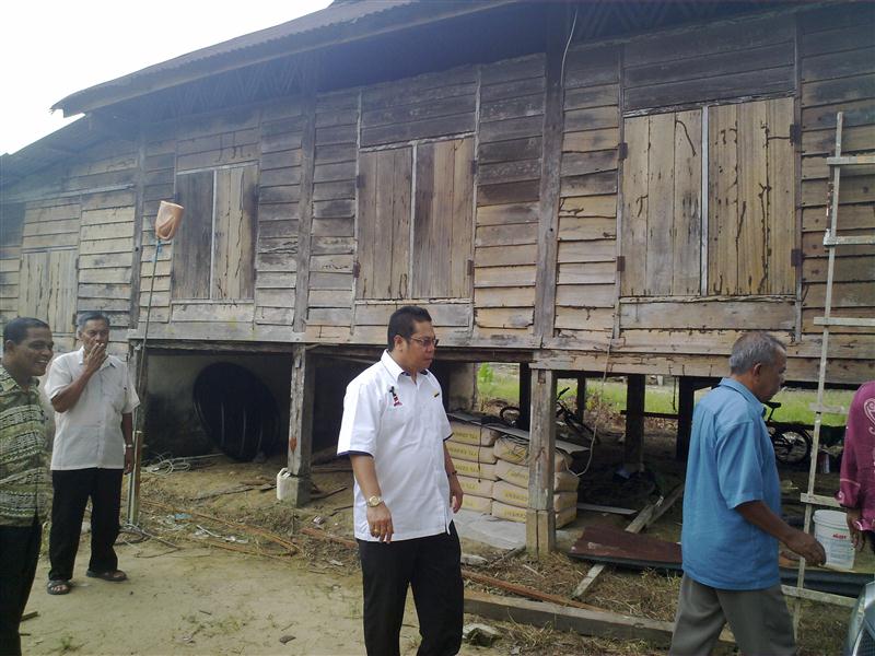 DUN KUBU GAJAH Rumah orang miskin 