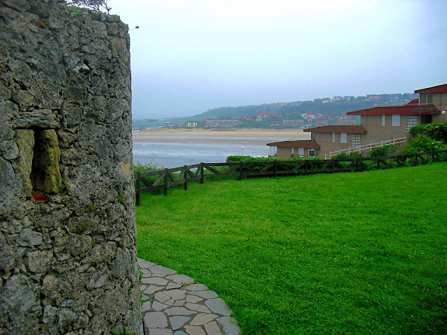 Antiguas Defensas Costeras El Torco en Suances