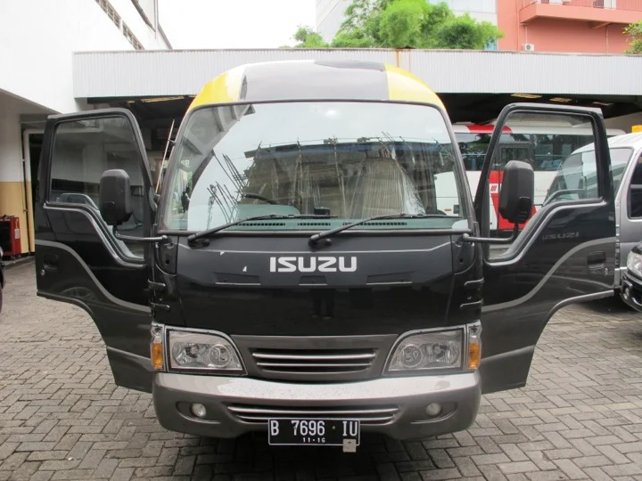 Microbus ISUZU ELF Karoseri ADI PUTRO