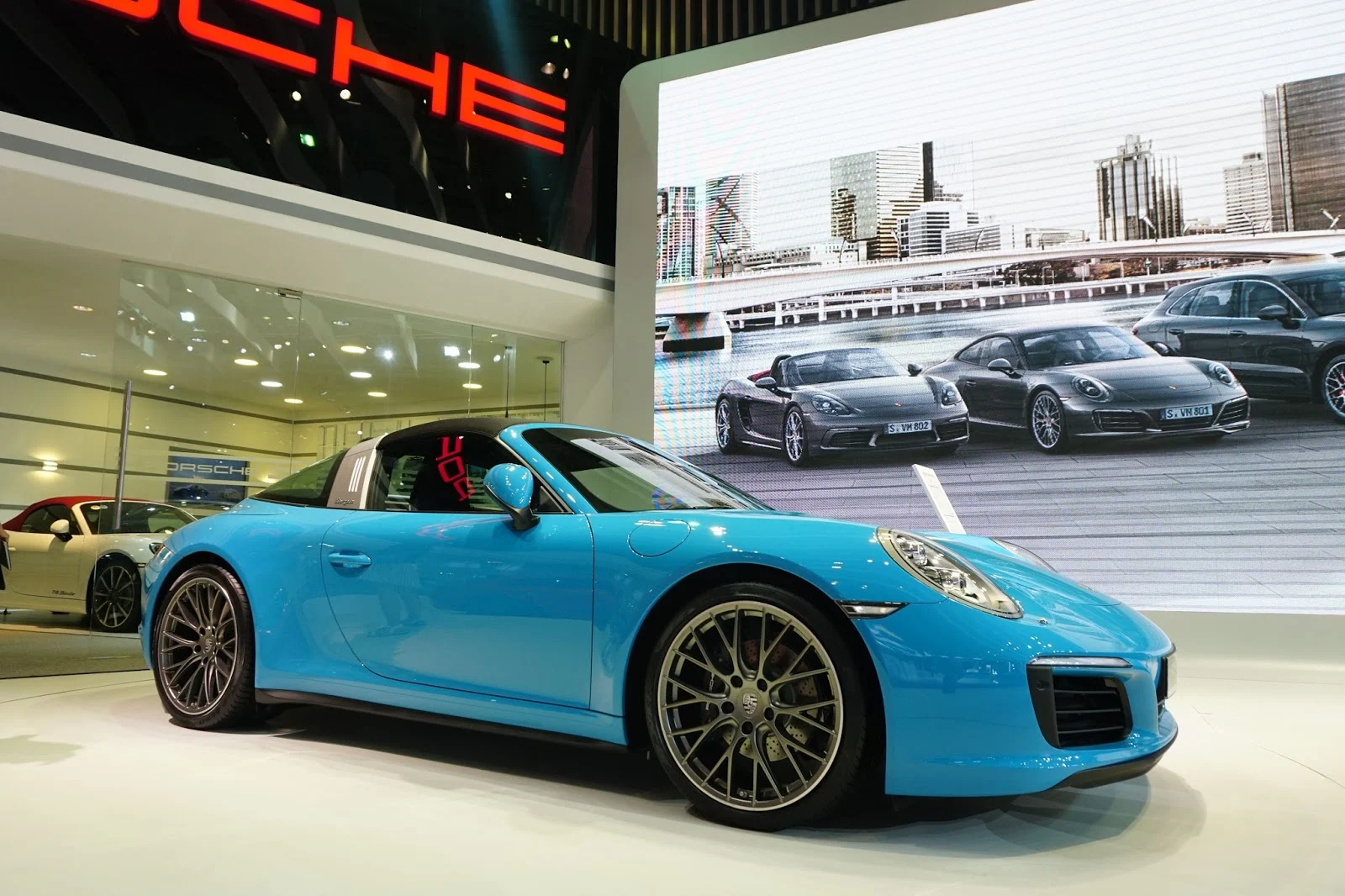 Porsche 911 Targa 4 là siêu xe mui trần đẹp nhất tại VIMS 2016 năm nay