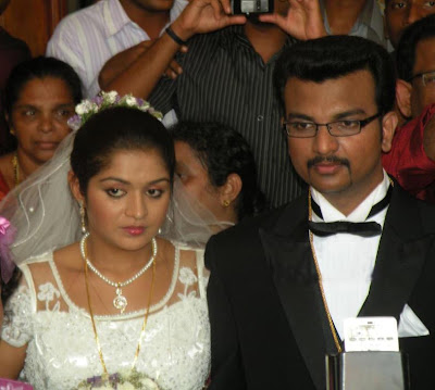 Kunjako Boban Wedding Photos on Malayalam Actress Karthika Is Wedding One Of Her Fans  Merin Mathew