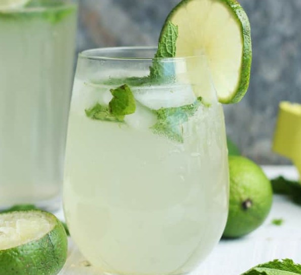 VIRGIN MOJITO RECIPE {MOJITO MOCKTAIL} #drinks #nonalcoholic