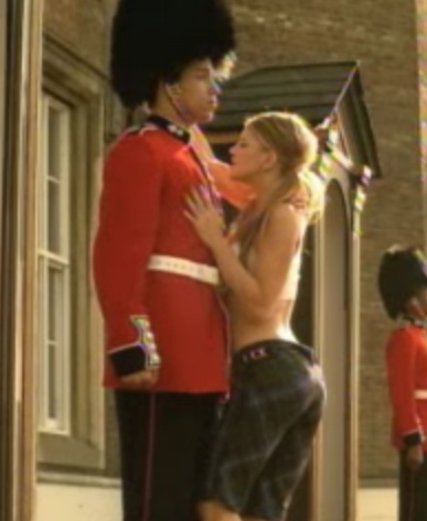 Fergie London Bridge Video8