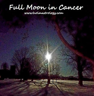 The Full Moon is a time to reap the rewards for our hard work or it is a time of letting go of unfinished business. This can involve a relationship of significance, or it can evolve around your home when the moon is in Cancer.