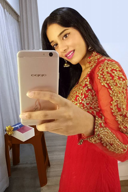 Amrita Rao Android Photo 2016