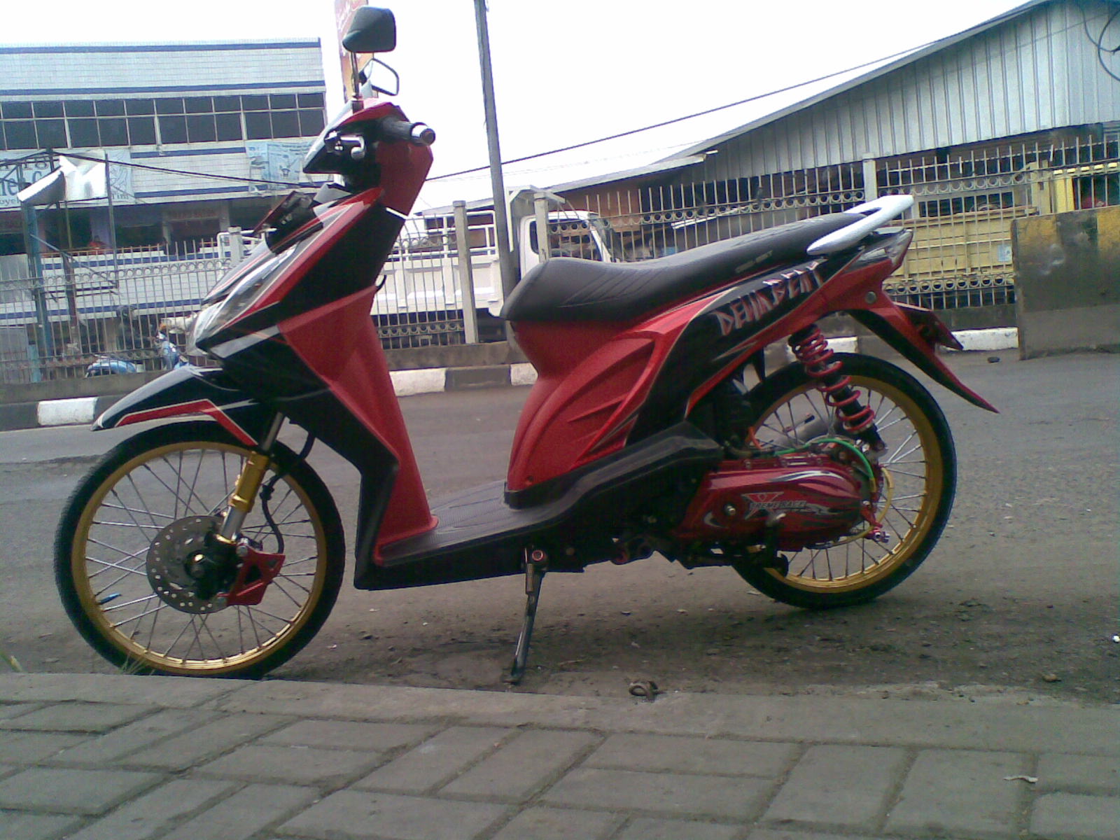 Download Kumpulan 48 Modifikasi Motor Honda Beat Tahun 2011