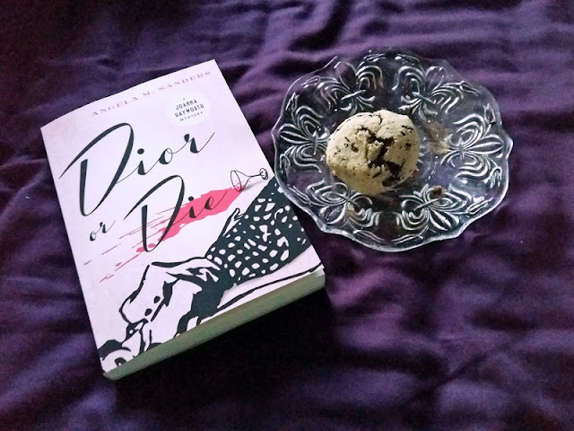 Dior or DIe by Angela M Sanders and gluten free scones | www.stinap.com