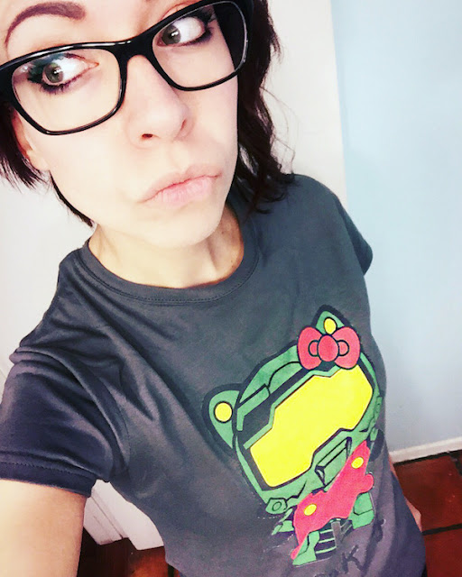 hot nerd, hot nerd girl, game on, halo shirt