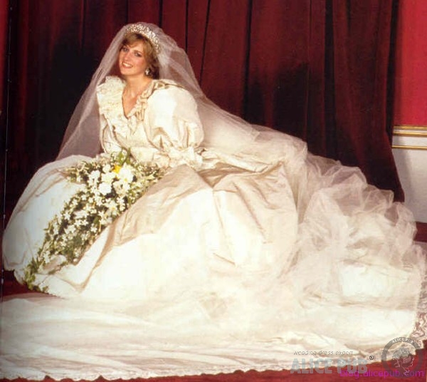 princess diana wedding dress images. princess diana wedding gown