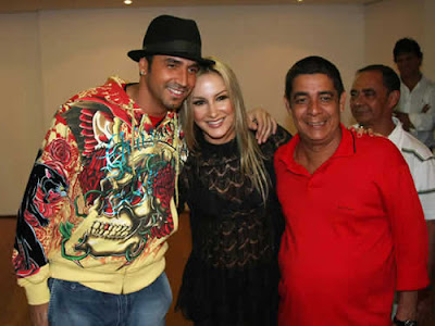 Show da Virada: Claudia Leitte de micro vestido